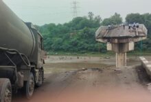 Photo of મહીસાગર નદી પરનો ગંભીરા બ્રિજ તૂટી પડતાં 10 લોકોનાં મોત, રાજ્યના તમામ પુલોની તપાસ જરુરી