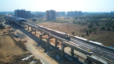 Photo of ગાંધીનગરના GIFT City નજીક મેટ્રો ટ્રેન પાટા પરથી ઉતરી, વહેલી સવારે મુસાફરોને હાલાકી